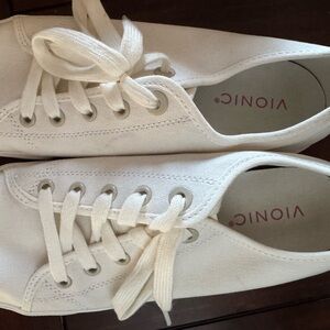 Vionic Women's Cream Canvas Sneakers